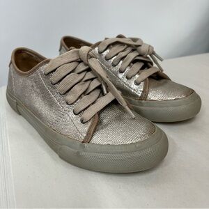 Frye 7M pew low- top lace-up Silver rose blush leather Sneakers Metallic